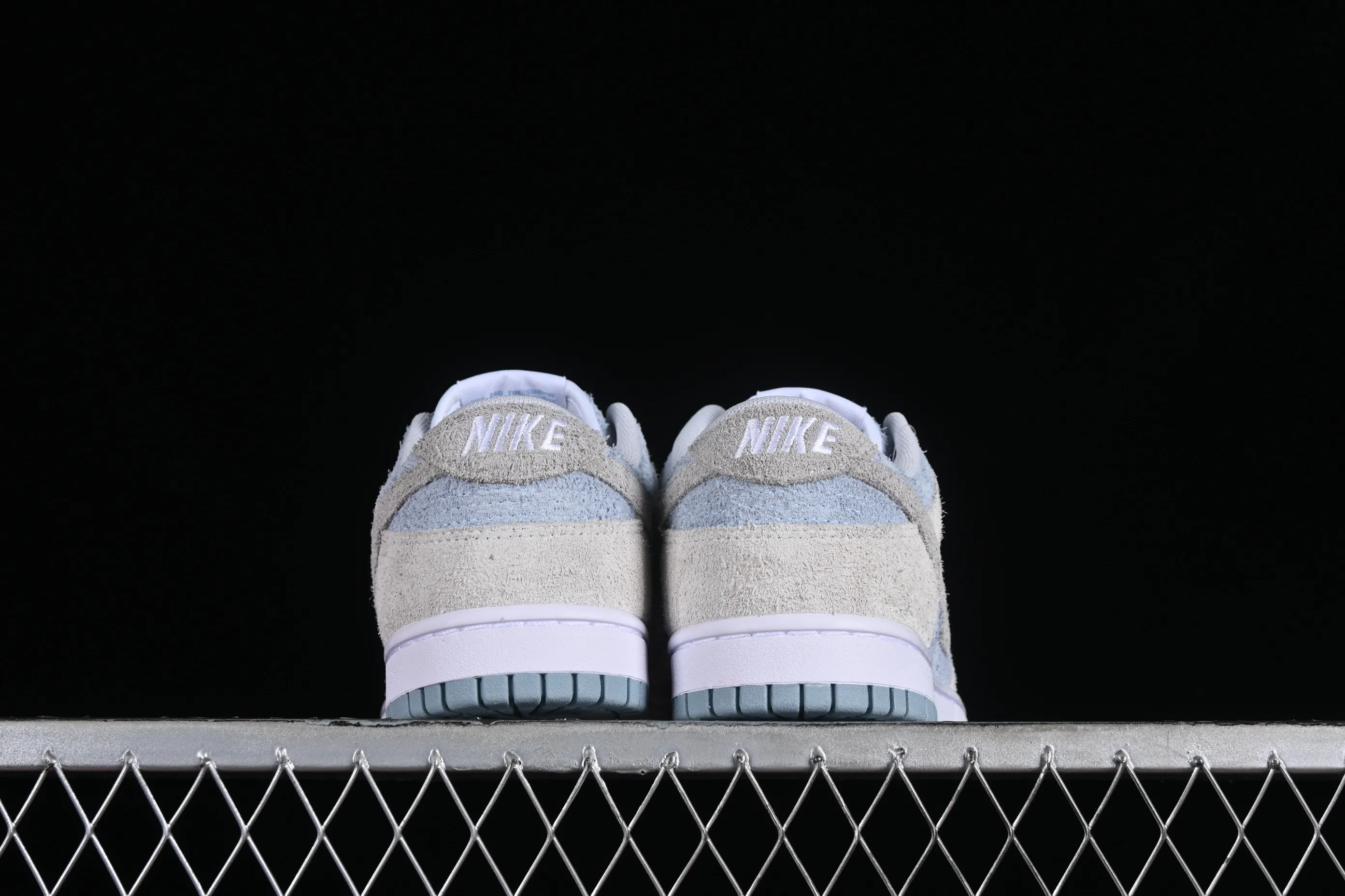 All categories Nk SB Dunk series Nk SB Dunk Low low-top sneakers Nk Dunk Low Frozen 2.0 SB low-top casual sneakers FZ3779-025